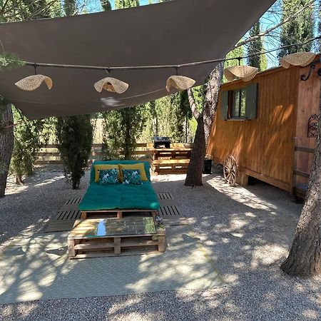 Superbe Roulotte De Charme Hotel Bagnols-en-Forêt Kültér fotó